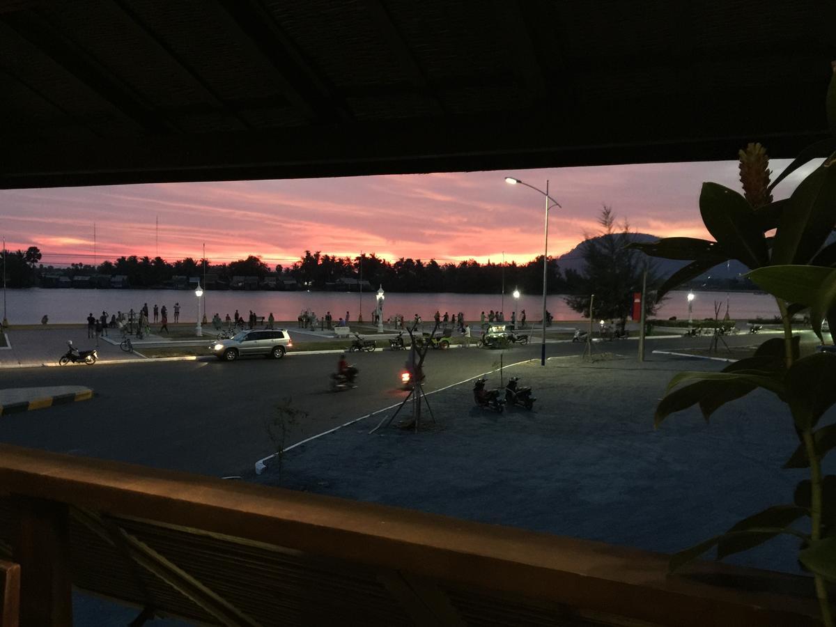 Makk Hotel Кампот Екстер'єр фото
